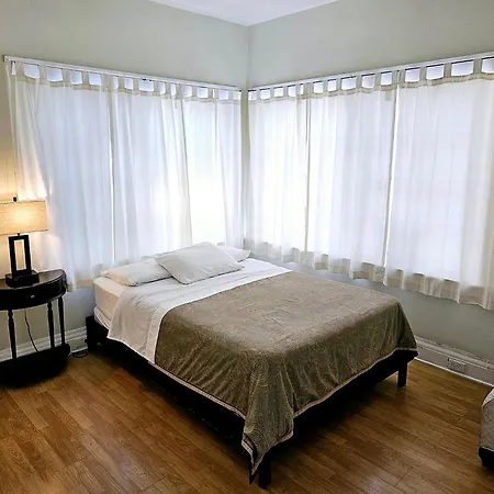 Orange Drive Hostel (Adults Only) Los Angeles Exterior photo