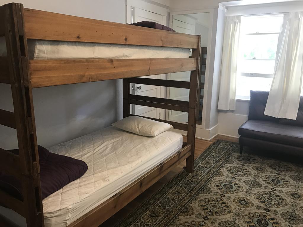 Orange Drive Hostel *